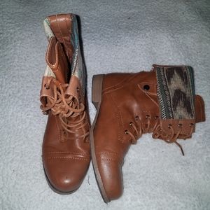 Aztec print brown boots